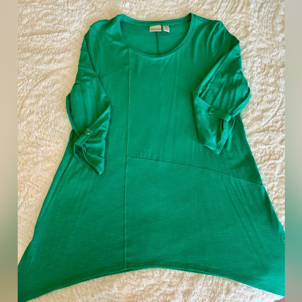Chico’s ZYNERGY Tunic. Kelly Green size 8 (Chico’s size 1). Like New